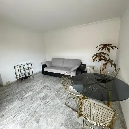 דירה Les Pins Pinede Terrasse