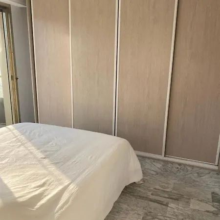 Les Pins Pinede Terrasse Apartment *